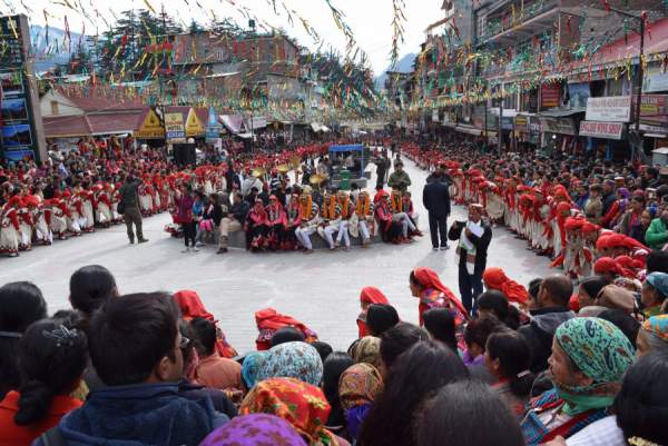 manali-winter-carnival