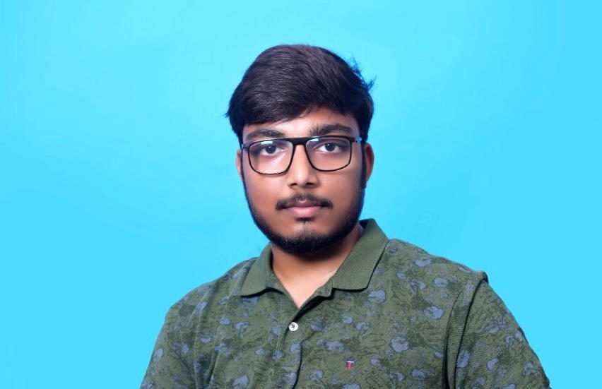 21-year-old digital marketing entrepreneur Gaurav Agrawal emerges as the brain behind the enormous success of people and brands on social media.